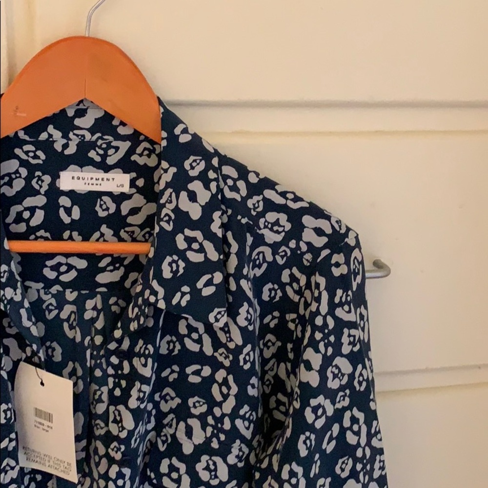 NWT 🕶 Equipment leopard print 💯 silk button up